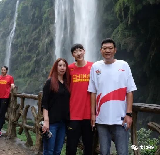 罚男仆夹震蛋器憋尿虐乳双性